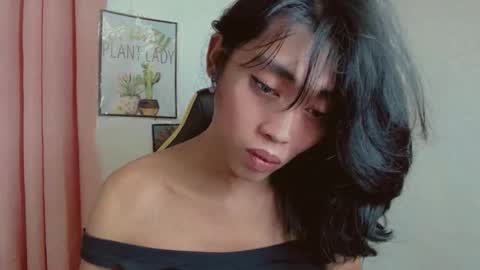 Snapshot of sizka_ford chatting on 11.24.25 Sizka online show from 11.24.25