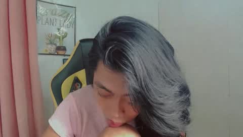 Snapshot of sizka_ford chatting on 11.26.25 Sizka online show from 11.26.25