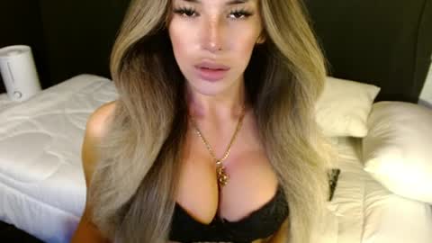 Snapshot of sizzling_cassie130 chatting on 06.01.26 Cassie online show from 06.01.26