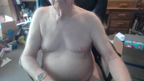 Snapshot of sjbottomboi chatting on 12.04.25 sjbottomboi online show from 12.04.25