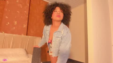 Snapshot of skarlethill chatting on 11.11.25 Skarlethill online show from 11.11.25