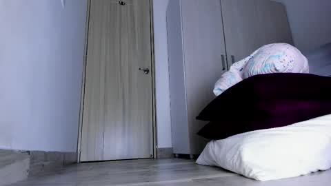 Snapshot of skarletsexy chatting on 11.04.25 Skarlet online show from 11.04.25