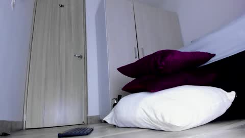 Snapshot of skarletsexy chatting on 11.21.25 Skarlet online show from 11.21.25