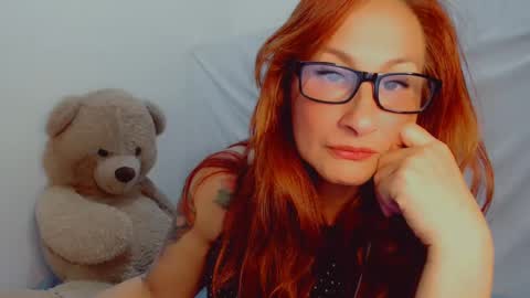 Snapshot of skarlett2072 chatting on 02.20.25 Arlett online show from 02.20.25