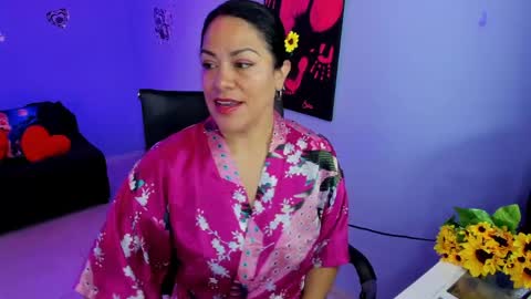 Snapshot of skater_gal chatting on 04.23.26 susan ramires online show from 04.23.26