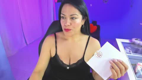 Snapshot of skater_gal chatting on 05.21.26 susan ramires online show from 05.21.26