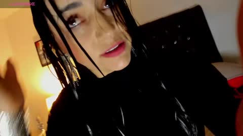 Snapshot of skay_hot chatting on 12.30.24 Skay online show from 12.30.24