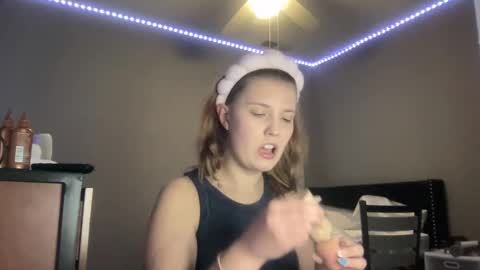 Snapshot of skiimaskabby chatting on 02.01.25 skiimaskabby online show from 02.01.25