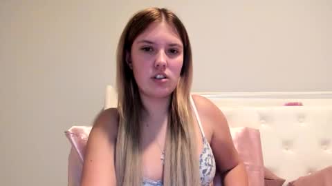 Snapshot of skiimaskabby chatting on 09.11.25 skiimaskabby online show from 09.11.25