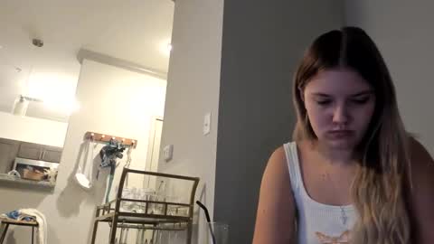 Snapshot of skiimaskabby chatting on 09.28.25 skiimaskabby online show from 09.28.25