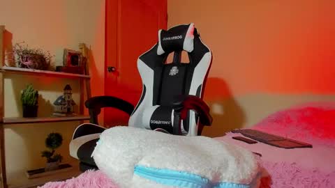 Your Queen Esthefi online show from 01.06.25