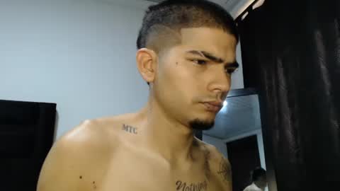 Snapshot of skinny_badboy chatting on 12.28.24 E R O S online show from 12.28.24