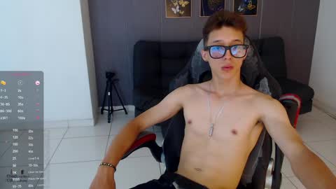 skinny_bigcock20 online show from 04.29.26