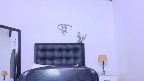 skinny_hottie18 online show from 01.22.25