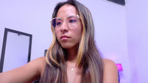 skinny_hottie18 online show from 02.06.25