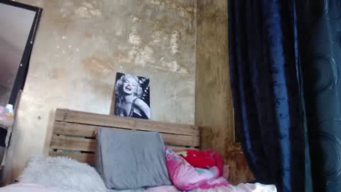 Snapshot of skinny_yizz chatting on 02.09.25 Only Pvt online show from 02.09.25