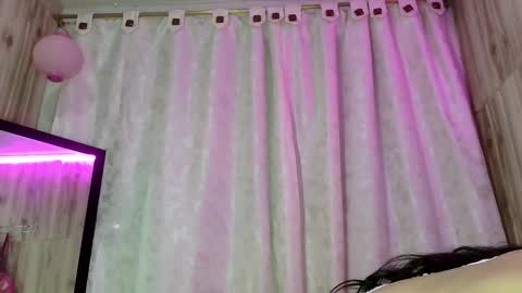 Snapshot of skinny_yizz chatting on 11.19.25 Only Pvt online show from 11.19.25