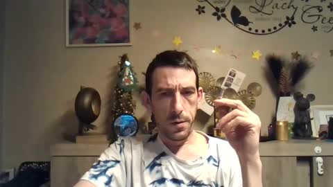 Snapshot of skinnybigcock2 chatting on 12.26.24 SkinnyBigCock2 online show from 12.26.24