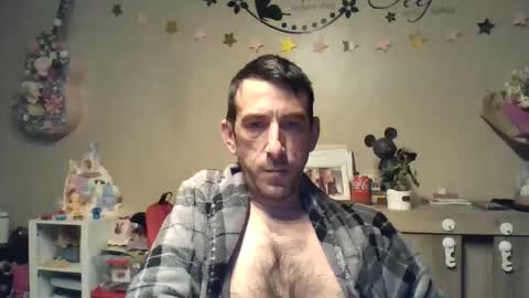 Snapshot of skinnybigcock2 chatting on 04.17.26 SkinnyBigCock2 online show from 04.17.26