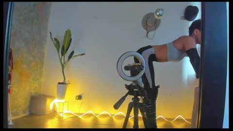 Snapshot of skinnybody_ chatting on 04.07.26 skinnybody_ online show from 04.07.26