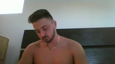 Snapshot of skinnyguylongdick1 chatting on 12.29.24 skinnyguylongdick1 online show from 12.29.24