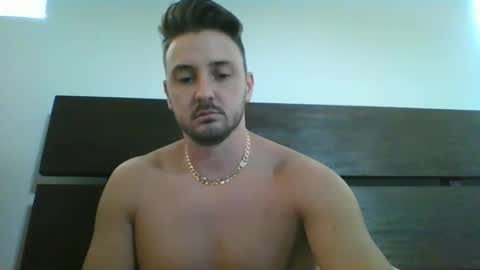 Snapshot of skinnyguylongdick1 chatting on 01.25.25 skinnyguylongdick1 online show from 01.25.25