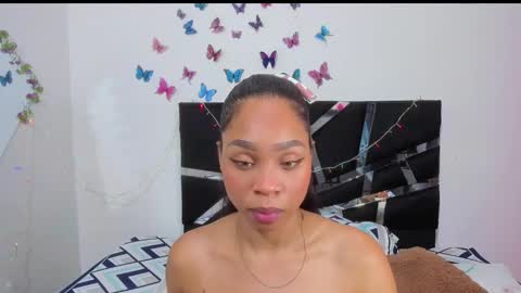 Snapshot of skinnysamantha chatting on 11.28.25 SAMANTHA online show from 11.28.25