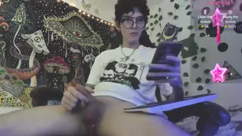 Snapshot of skiny_dann chatting on 05.18.26 skiny_dann online show from 05.18.26