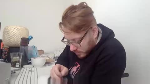 Snapshot of sklave_s chatting on 03.19.26 sklave_s online show from 03.19.26