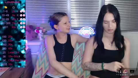 Snapshot of sky9669 chatting on 09.08.25 Iska Im genderfluid theyheshenot use ht have reasons and Mia my t-gf sheher online show from 09.08.25