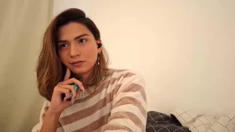 Snapshot of skyamber8v2 chatting on 11.15.25 Vi online show from 11.15.25