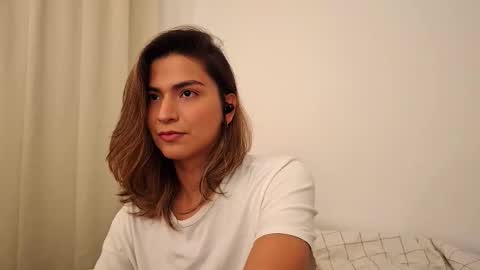 Snapshot of skyamber8v2 chatting on 12.14.25 Vi online show from 12.14.25