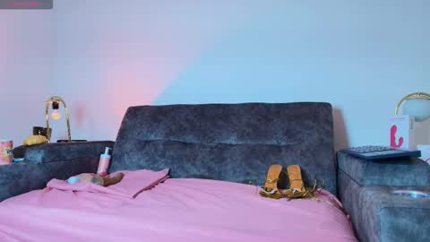 Snapshot of skye_moore chatting on 09.13.25 skye moore online show from 09.13.25