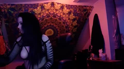 Snapshot of skyee_jisatsu chatting on 02.15.25 skyeeKanashii online show from 02.15.25