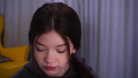 Snapshot of skyeriehm chatting on 12.14.25 Amy online show from 12.14.25