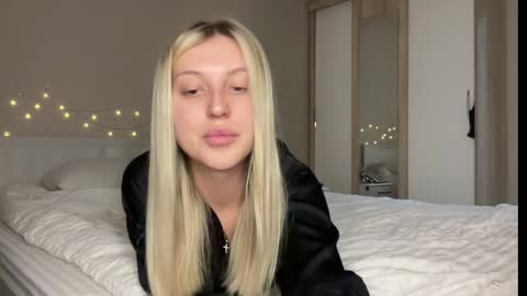 Snapshot of skyffi chatting on 02.06.25 GARRY AND SOPHIA online show from 02.06.25