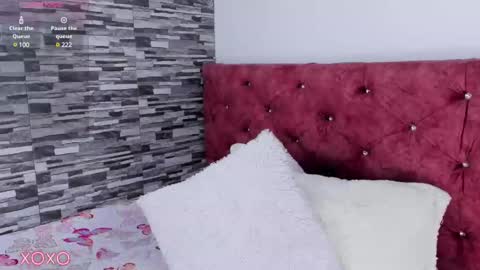 Snapshot of skyhotgirl chatting on 02.12.25 Sky online show from 02.12.25