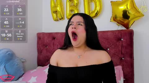 Snapshot of skyhotgirl chatting on 03.29.26 Sky online show from 03.29.26