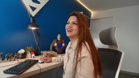 Snapshot of skylar__desire chatting on 10.30.25 skylar__desire online show from 10.30.25