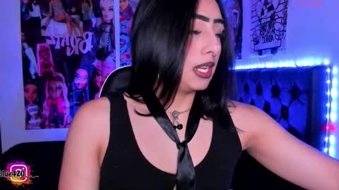 Snapshot of skyler__blue4 chatting on 02.22.26 blue online show from 02.22.26