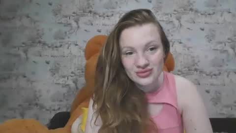 Snapshot of skyler_wans chatting on 09.12.25 Skyler online show from 09.12.25