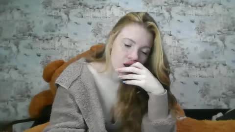 Snapshot of skyler_wans chatting on 10.20.25 Skyler online show from 10.20.25