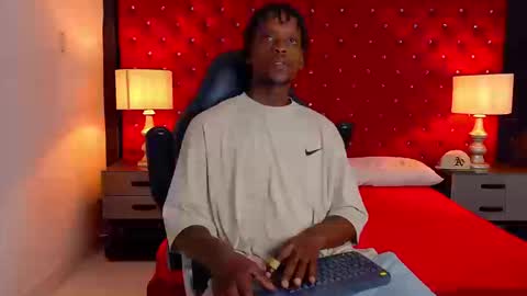 Snapshot of skylerbigxxx chatting on 09.19.25 SKYLERBIGXXX online show from 09.19.25