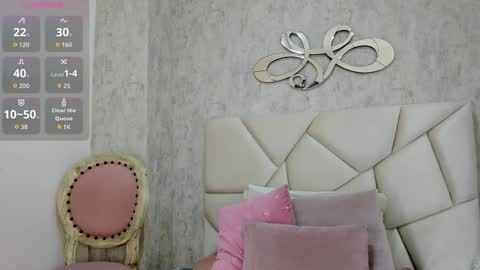 Snapshot of skylerwhite02 chatting on 09.25.25 Skyler online show from 09.25.25