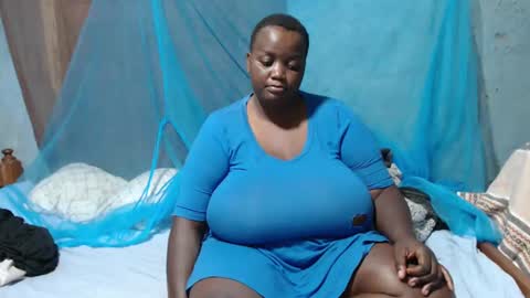 Snapshot of skylla07 chatting on 02.12.25 sheliah online show from 02.12.25