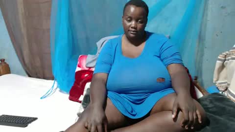 Snapshot of skylla07 chatting on 02.12.25 sheliah online show from 02.12.25