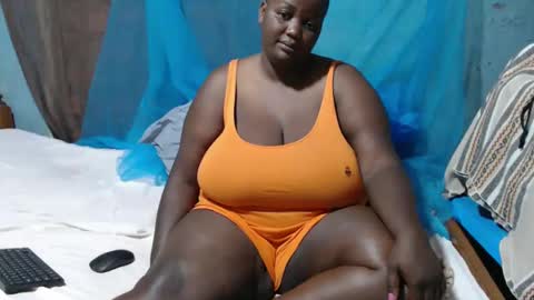 Snapshot of skylla07 chatting on 02.16.25 sheliah online show from 02.16.25