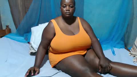 Snapshot of skylla07 chatting on 02.24.25 sheliah online show from 02.24.25