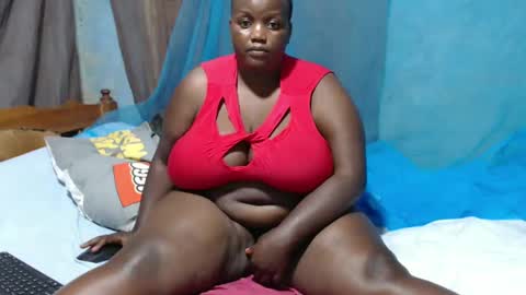 Snapshot of skylla07 chatting on 02.26.25 sheliah online show from 02.26.25