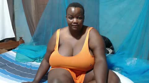 Snapshot of skylla07 chatting on 03.12.25 sheliah online show from 03.12.25